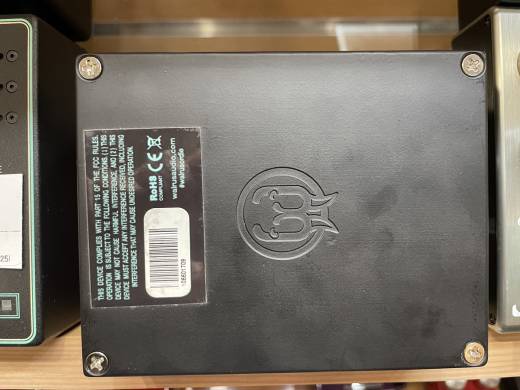 Walrus Audio Badwater Bass Pre-Amp DI | Long & McQuade